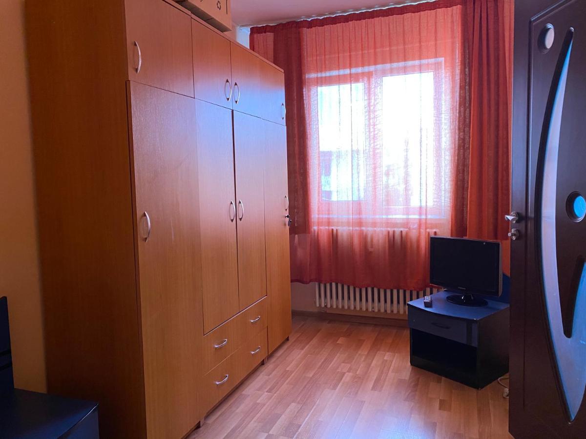 Cozy Apartments Bacau Ngoại thất bức ảnh