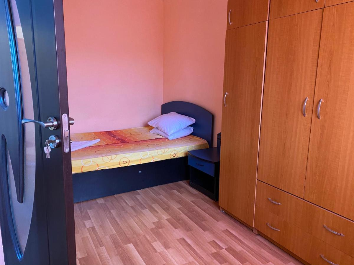 Cozy Apartments Bacau Ngoại thất bức ảnh
