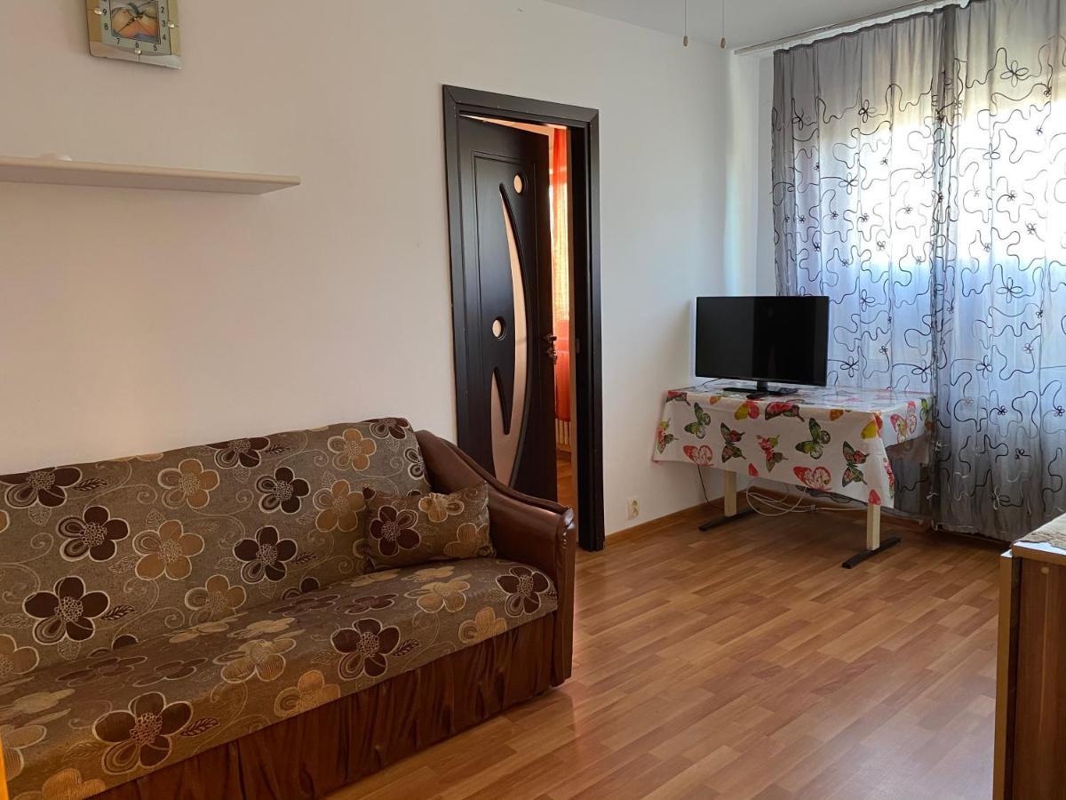 Cozy Apartments Bacau Ngoại thất bức ảnh