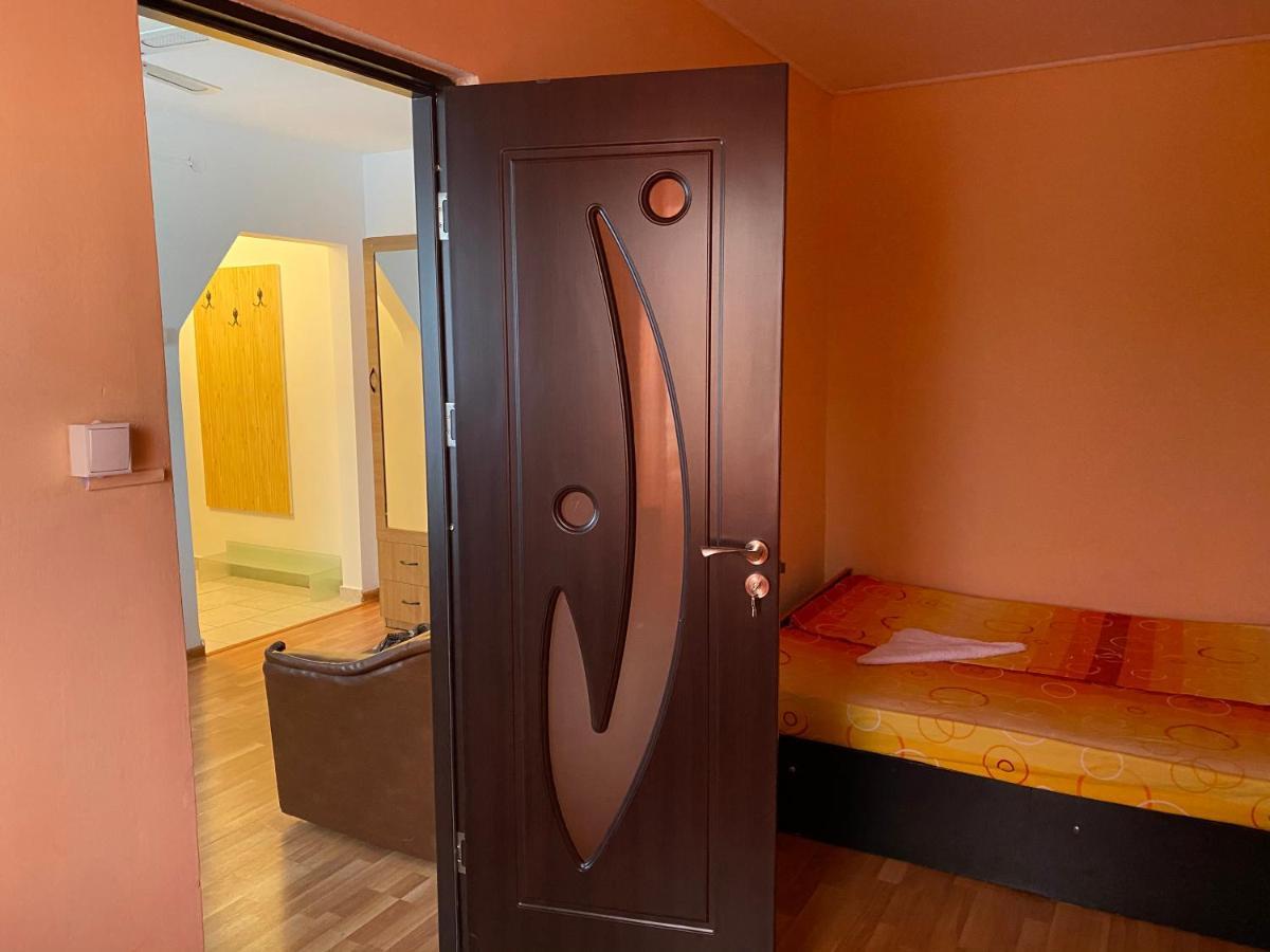 Cozy Apartments Bacau Ngoại thất bức ảnh