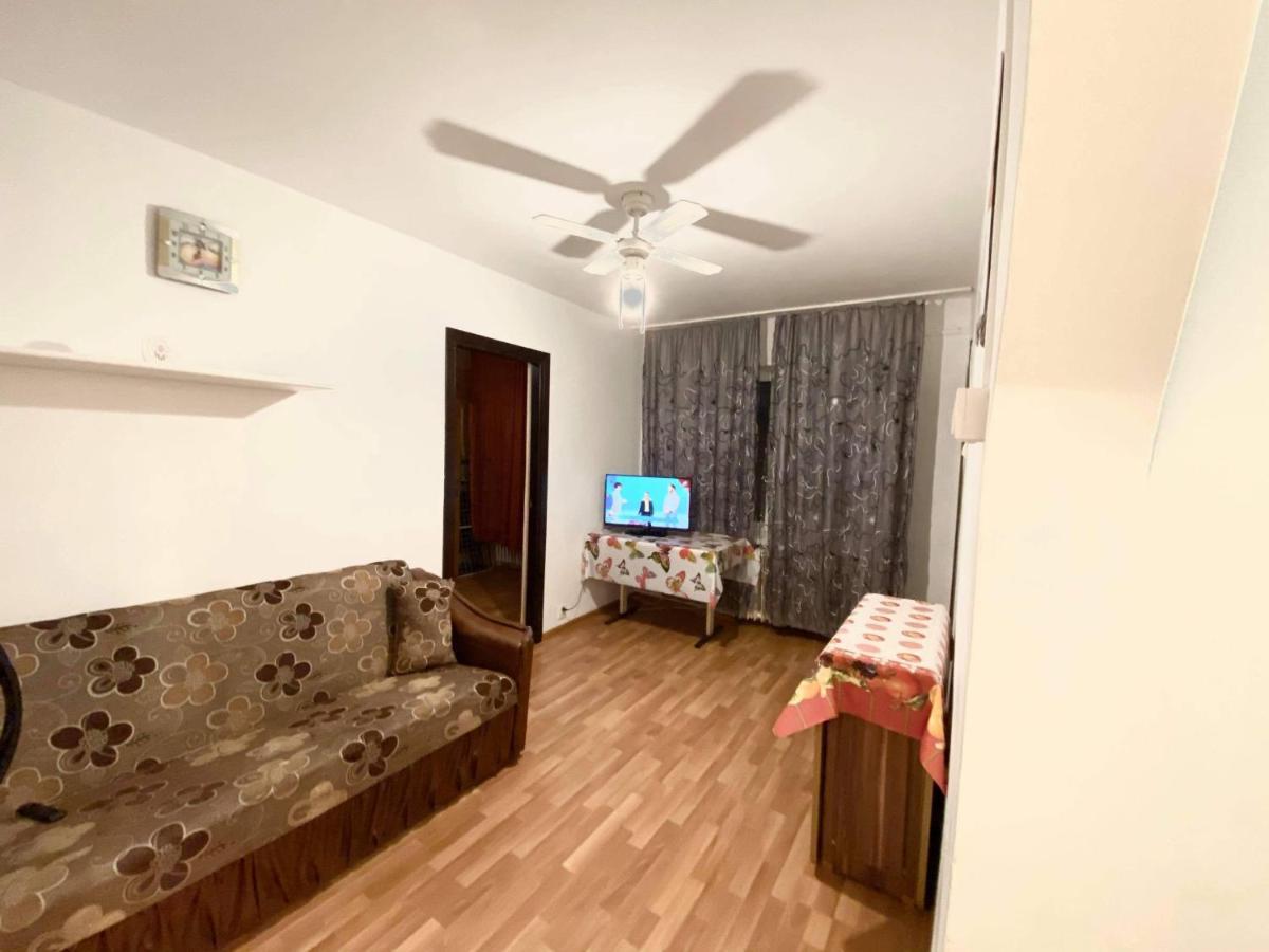 Cozy Apartments Bacau Ngoại thất bức ảnh